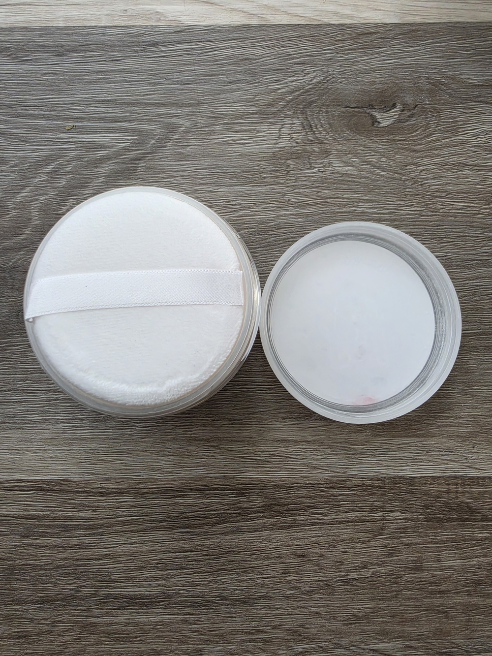 Red Rouge Dusting Powder - Red (NEVER USED) - Picture 2 of 3